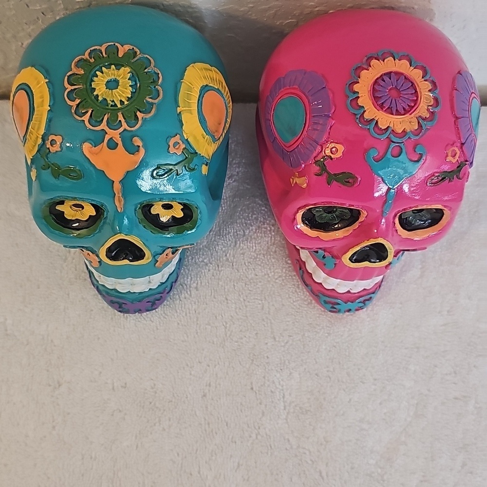 New 2 Skull Decor Halloween Day Of The Dead Colorful 4.2" Skulls Purple & Teal - Picture 8 of 11